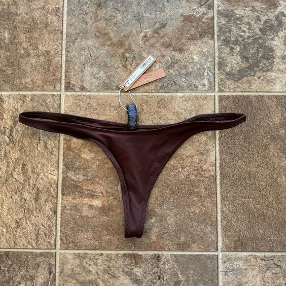 Skims Signature Swim Thong Cocoa Large - Picture 3 of 10